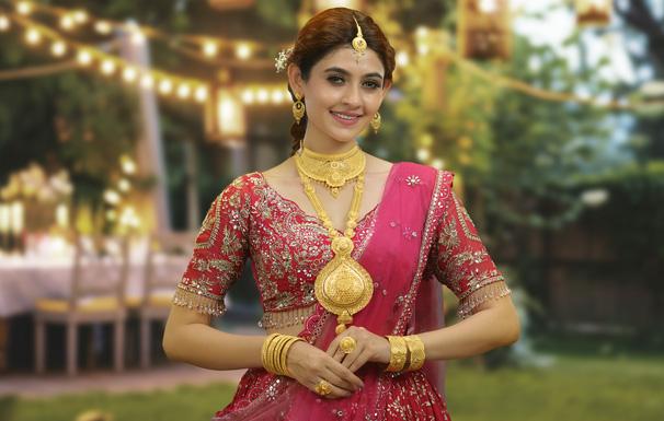 Diamond and gold bangles display