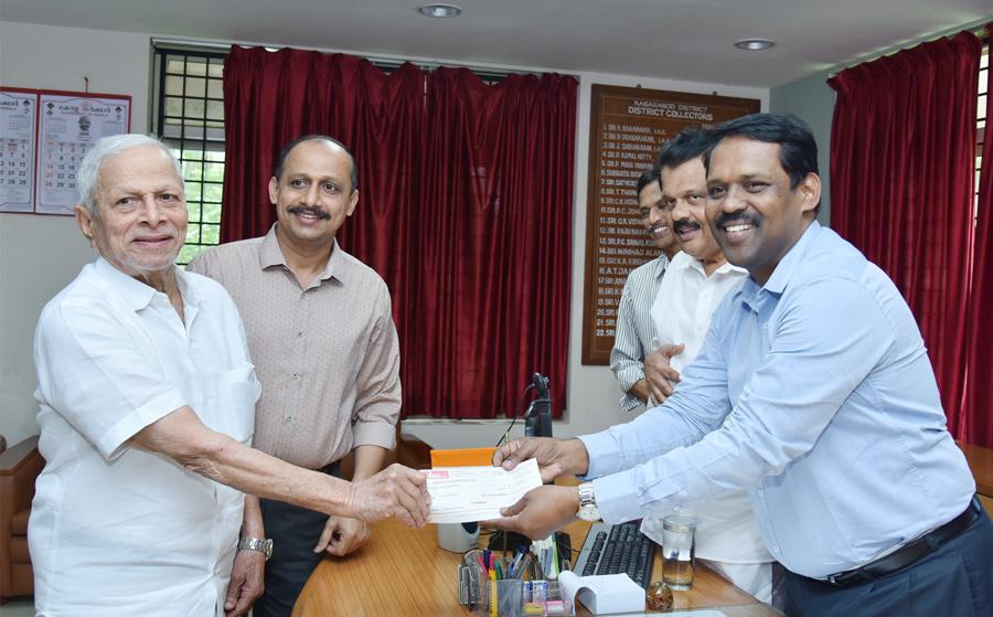 Flood relief fund handover supported by Sulthan Diamonds & Gold