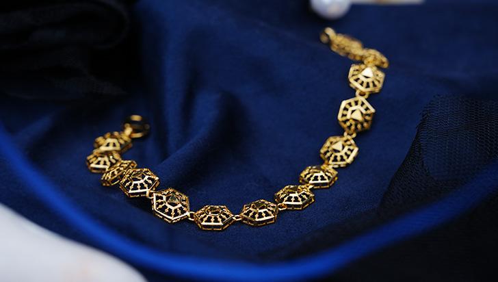 Bracelet jewellery collection