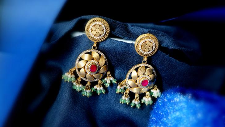 Earrings jewellery collection