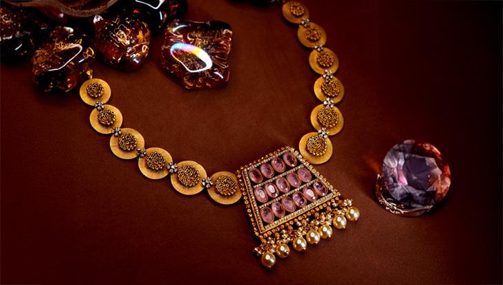 Necklace jewellery collection